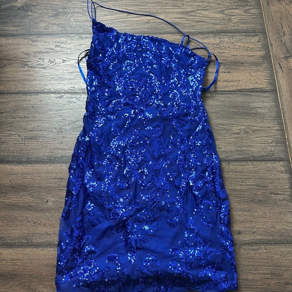 Elegant Blue Sequin Dress - Picture 3 of 4
